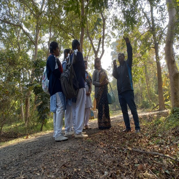 বনবিভাগের ইউআরএফ ডিভিশনের এডিএফও অনিন্দ্য গুহ ঠাকুরতা বলেন, স্কুলের ছাত্র-ছাত্রী এবং যারা গবেষণা করতে আসবেন তাদের জন্য গাইডের ব্যবস্থা করবে বনদপ্তর। যারা জলদাপাড়া অভয়ারণ্যে যেতে পারছেন না তাদের জন্য আমাদের এই প্রচেষ্টা অনেকটা সহায়ক হবে। জলদাপাড়া অভয়ারণ্যের যে সমস্ত পশুপাখি বন্য জন্তু থেকে উদ্ভিদ থাকে তার সম্পূর্ণ একটা রেপ্লিকা এখানে তৈরি করবার প্রচেষ্টা করেছি আমরা।