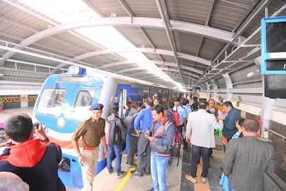 first day of Joka Taratala metro Service