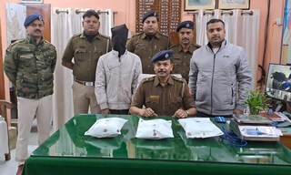 ব্রাউন সুগার সহ গ্রেফতার 