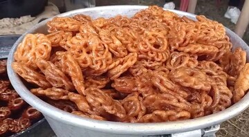 মেলায়