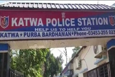 শিক্ষকদের আচরণে তাজ্জব! 