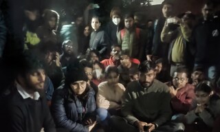 তুমুল চাপান-উতোর জওহরলাল নেহরু বিশ্ববিদ্যালয়ে!
তুমুল চাপান-উতোর জওহরলাল নেহরু বিশ্ববিদ্যালয়ে!