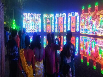 Saraswati Puja pandals in Kalna