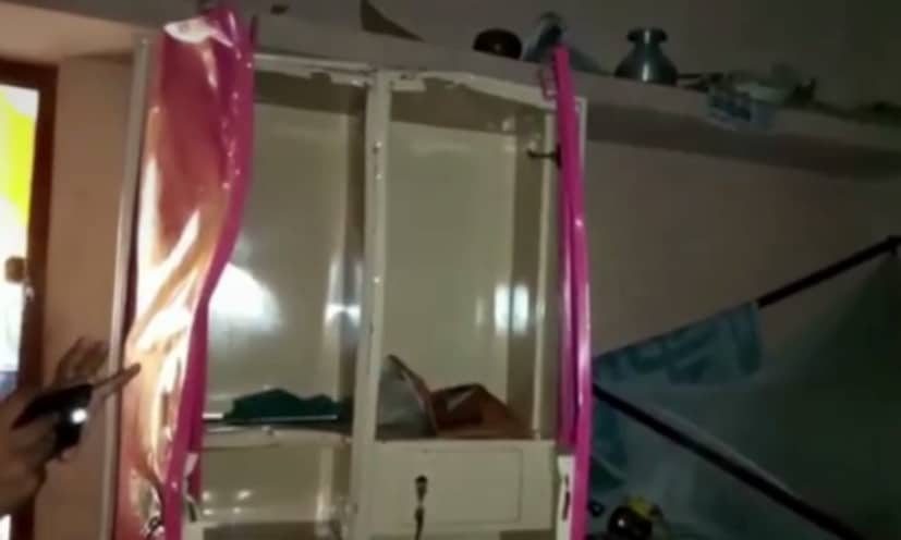 অভিযোগ পাওয়ার পরে তদন্তে নামে চাঁচল থানার পুলিশ। কিন্তু, পুলিশি সক্রিয়তা টের পেয়ে গা ঢাকা দেয় এস্তাব। তবে হাল ছাড়েনি পুলিশও। শুরু হয় লাগাতার নজরদারি। পাশাপাশি ধৃত কুখ্যাত দুষ্কৃতির নাগাল পেতে সোর্স আরও জোরদার করা হয়। শেষ পর্যন্ত গোপন সূত্রে খবর পেয়ে এস্তাবকে ধরতে ফাঁদ পাতে পুলিশ। ধরা পড়ে যায় ডাকাত দলের মূল পাণ্ডা। তাকে জেরা করে একাধিক ডাকাতি সম্পর্কে তথ্য পাওয়া যাবে বলে আশাবাদী পুলিশ।  