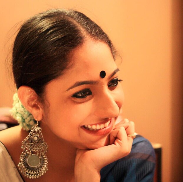 খুব অল্পদিনের এই সম্পর্ক থেকে বিয়েতে সিলমোহর দিয়েছেন দুর্নিবার ও ঐন্দ্রিলা ৷ সারেগামাপা-তে প্রথম দেখেই সেদিন থেকেই ঐন্দ্রিলার চোখে পড়েছিলেন দুর্নিবার ৷ তারপরে অবশ্য গঙ্গা দিয়ে বয়ে গিয়েছে আনকেটাই জল ৷ সংগৃহীত ছবি ৷