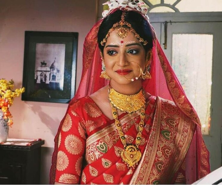 আগামী মাসেই উড়ে যাবেন সিয়াটেল। রুশার স্বামী সিয়াটেলেই অনেক দিন ধরে রয়েছেন কর্মসূত্রে। নতুন শহরে নিজের সংসার পাতার জন্য উদ্‌গ্রীব অভিনেত্রী। আপাতত অবশ্য বিয়ে করে যাবেন অশোকনগরের শ্বশুরবাড়িতে।