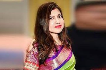ট্রেনে প্রথম আলাপ, বিয়ের পরে ২৭ বছর স্বামীর থেকে আলাদা, আলকা ইয়াগনিকের গল্প ট্রেনে প্রথম আলাপ, বিয়ের পরে ২৭ বছর স্বামীর থেকে আলাদা, আলকা ইয়াগনিকের গল্প