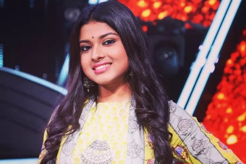 ‘ইন্ডিয়ান আইডল’-এর গত সিজনে উত্তরাখণ্ডের পবনদীপ রাজন সেরার ট্রফি নিয়ে ফিরেছেন। দ্বিতীয় স্থান অধিকার করেছিলেন বাঙালি কন্যে অরুণিতা কাঞ্জিলাল। অরুণিতা এর আগে ২০১৩ সালে অংশ নিয়েছিলেন জি বাংলার ‘সারেগামাপা লিটল চ্যাম্পস’-এ।