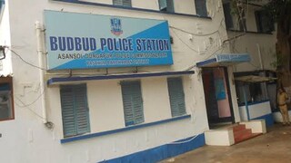 দীর্ঘদিন রেশন পাচ্ছেন না এলাকার বাসিন্দারা, কারণ জানলে চোখ কপালে উঠবে