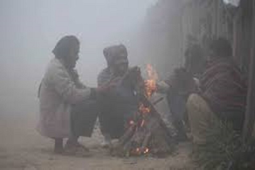 Cold Wave Alert 2023: মৌসম ভবনের পক্ষ থেকে আগামী ৬ দিনের আবহাওয়ার চরমতম সতর্কতা লক্ষ্য করা গিয়েছে, সেখানে বলা হয়েছে আগামী ৩দিন দিল্লি ও এনসিয়ারে ঘন কুয়াশায় ঘেরা থাকবে ৷ প্রতীকী ছবি ৷