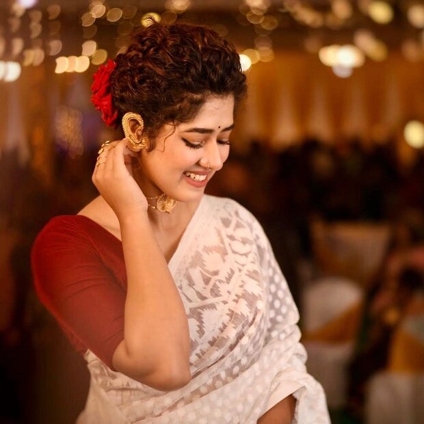 *সূত্রের খবর, শ্রী ভেঙ্কটেশ ফিল্মসের এই সিরিজে দিতিপ্রয়া রায়ের সঙ্গে জুটি বাঁধার কথা ছিল অভিনেতা সৌরভ দাসের। কিন্তু সৌরভের জায়গা অভিনয় করবেন সুহোত্র মুখোপাধ্যায়। তবে কারণ অবশ্য জানা জায়নি। ছবিঃ ইনস্টাগ্রাম। 
