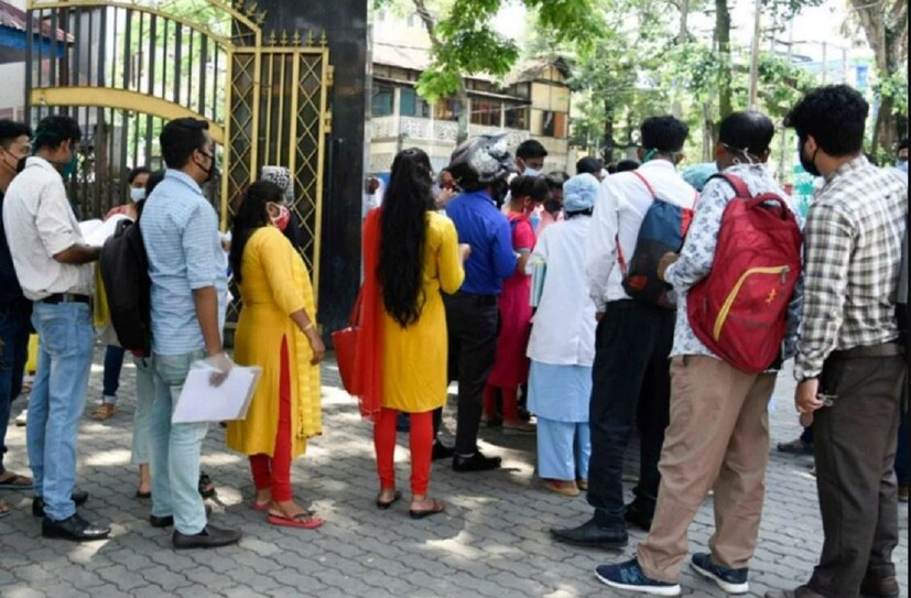 #নয়াদিল্লি: Government Jobs 2023 : নতুন বছর আপনার জন্য সুখবর নিয়ে এসেছে। বছরের প্রথম মাসে অর্থাৎ জানুয়ারির প্রথম সপ্তাহেই অনেক পদে নিয়োগের বিজ্ঞপ্তি রয়েছে। যার জন্য আপনি আবেদন করতে পারেন। এর মধ্যে সবচেয়ে বড় নিয়োগ হয়েছে কেন্দ্রীয় বিদ্যালয়ের জন্য। KVS Teaching-Non Teaching Recruitment ২০২৩-এর জন্য আবেদন করার শেষ তারিখ শুধুমাত্র ২ জানুয়ারি।