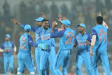 সূর্যের গড়া মঞ্চে অর্শদীপ, উমরানদের দুর্ধর্ষ বোলিং! লঙ্কাকে উড়িয়ে দিল ভারত