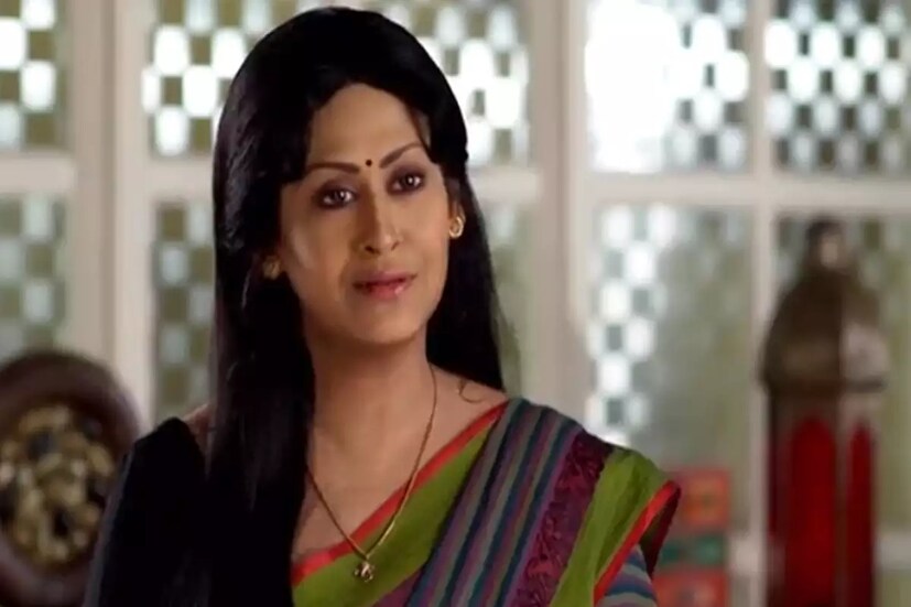 দীর্ঘদিন ধরে টেলিভিশনে অভিনয় করে আসা ইন্দ্রাণী একের পর এক হিট ধারাবাহিক উপহার দিয়েছেন দর্শকদের। তাঁর শেষ ধারাবাহিক শ্রীময়ী এতটাই হিট ছিল যে প্রযোজনা সংস্থা হিন্দিতেও তৈরি করে এই মেগা। সেই কারণেই ইন্দ্রানীকে এবার ননফিকশনে এনেছিল জি বাংলা। 