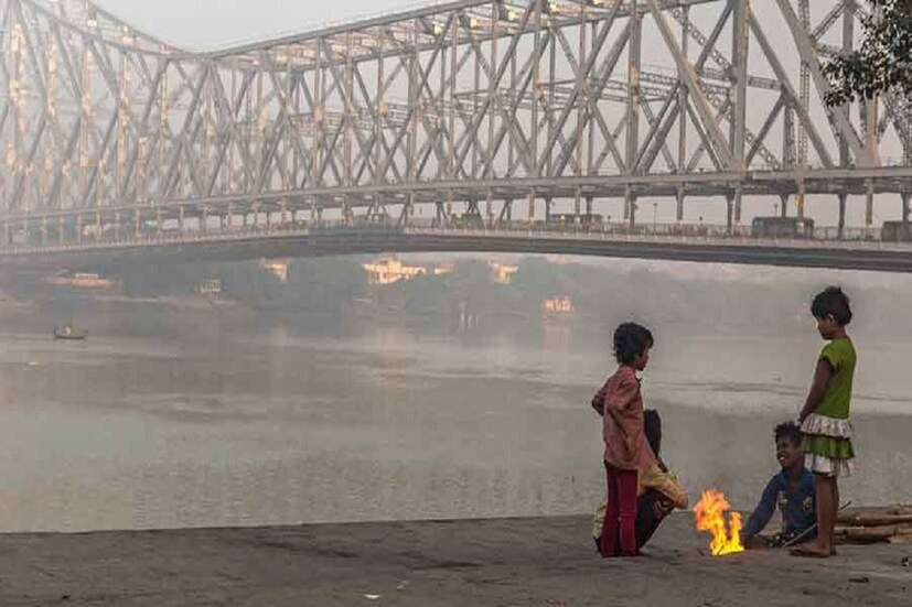 ১৩ থেকে ১৫ই জানুয়ারি অর্থাৎ শুক্রবার থেকে রবিবার তাপমাত্রা বৃদ্ধি পাবে। তার আগে পর্যন্ত একই রকম আবহাওয়া থাকবে। 