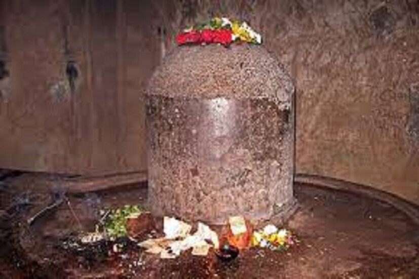 Mahashivratri 2023 Date: শাস্ত্রমতে মহাশিবরাত্রির বিশেষ মাহাত্ম আছে ৷ মূলত ফাল্গুন মাসের কৃষ্ণপক্ষের চতুর্দশী তিথিতে শিবরাত্রি পালন করা হয় এই বছর শিব চতুর্দশী তিথি পড়েছে আগামী ১৮ ফেব্রুয়ারি ২০২৩ ৷ 