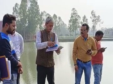 মালদহে দিনভর গ্রামে গ্রামে ঘুরে কেন্দ্রীয় প্রকল্পের কাজ দেখল কেন্দ্রীয় তদন্তকারী দল, সরাসরি কথা উপভোক্তাদের সঙ্গেও