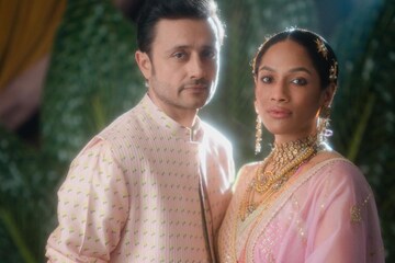 খরচ করেও ১ম বিয়ে টেকেনি, তাই সাদামাটা বিয়ে মাসাবা-সত্যদীপের, মেয়ের বিয়েতে ভিভ!