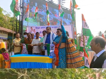 বড় বড় সভা না করে, রোজই ছোট ছোট সভা করছে তৃণমূল কংগ্রেস।