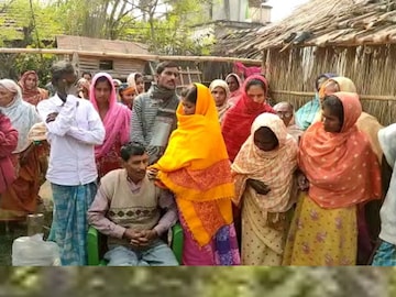 শাকিলের মৃত্যু সংবাদ আসতেই কান্নায় ভেঙে পড়েন তাঁর বাবা মা, পরিবার এবং পরিজনেরা