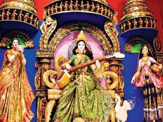 এ বছর অনেক বেশি দর্শনার্থী সরস্বতী প্রতিমা মণ্ডপ দেখতে কালনায় আসবেন বলে মনে করছে প্রশাসন (ফাইল ছবি)