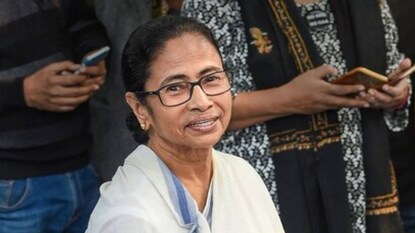 মুখ্যমন্ত্রী মমতা বন্দ্যোপাধ্যায়ের 'কবিতা বিতান' বইটি এবারের বইমেলায় প্রকাশিত হতে চলেছে ইংরেজিতে (ফাইল ছবি) মুখ্যমন্ত্রী মমতা বন্দ্যোপাধ্যায়ের 'কবিতা বিতান' বইটি এবারের বইমেলায় প্রকাশিত হতে চলেছে ইংরেজিতে (ফাইল ছবি)