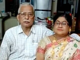 একান্ত ইচ্ছে পূর্ণ করে তৃপ্ত তাপসবাবু (ছবি-সামাজিক মাধ্যম)