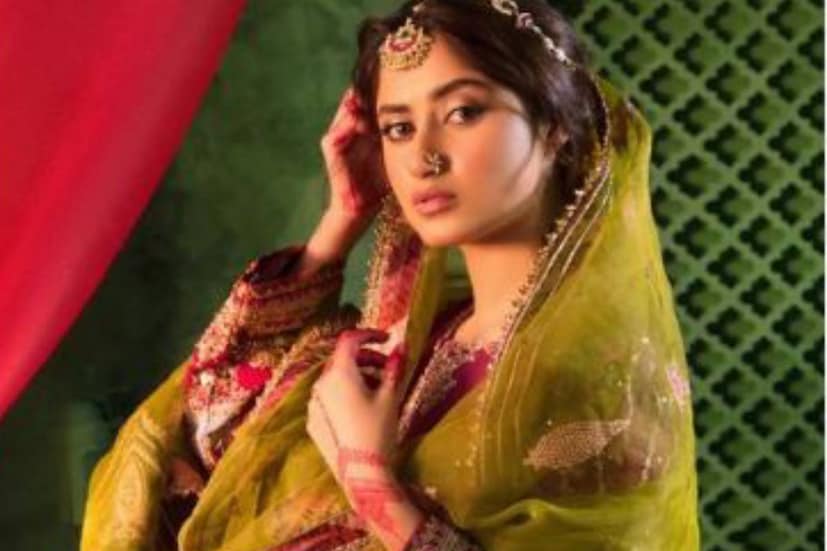 সকলেই নামের দু’টি অক্ষর জেনে নিয়ে আল নাম খুঁজে বার করার চেষ্টা শুরু করে দেন৷ একাধিক নাম এলেও একমাত্র সজল আলি ঘটনা নিয়ে প্রতিক্রিয়া দিয়ে বসেন৷ 