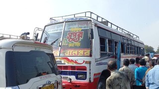 বিভিন্ন জায়গায় বাসের ছাদের সিঁড়ি খুলতে অভিযান চালানো হয়েছে