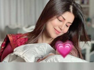 এখনকার প্রজন্মের অভিনেত্রীরা কেরিয়ারে তুঙ্গে থাকতেই পরিবার পরিকল্পনা করেন