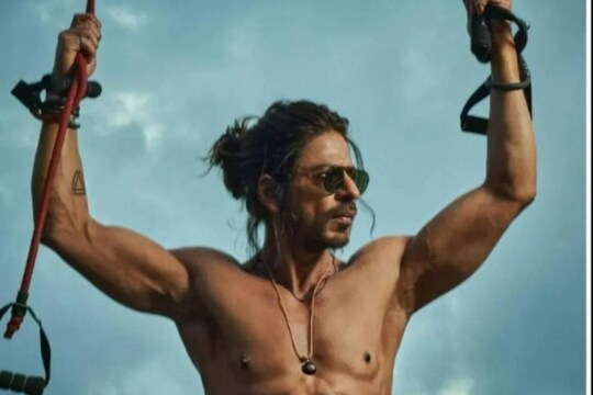 পাঠান ছবিতে শাহরুখ খান