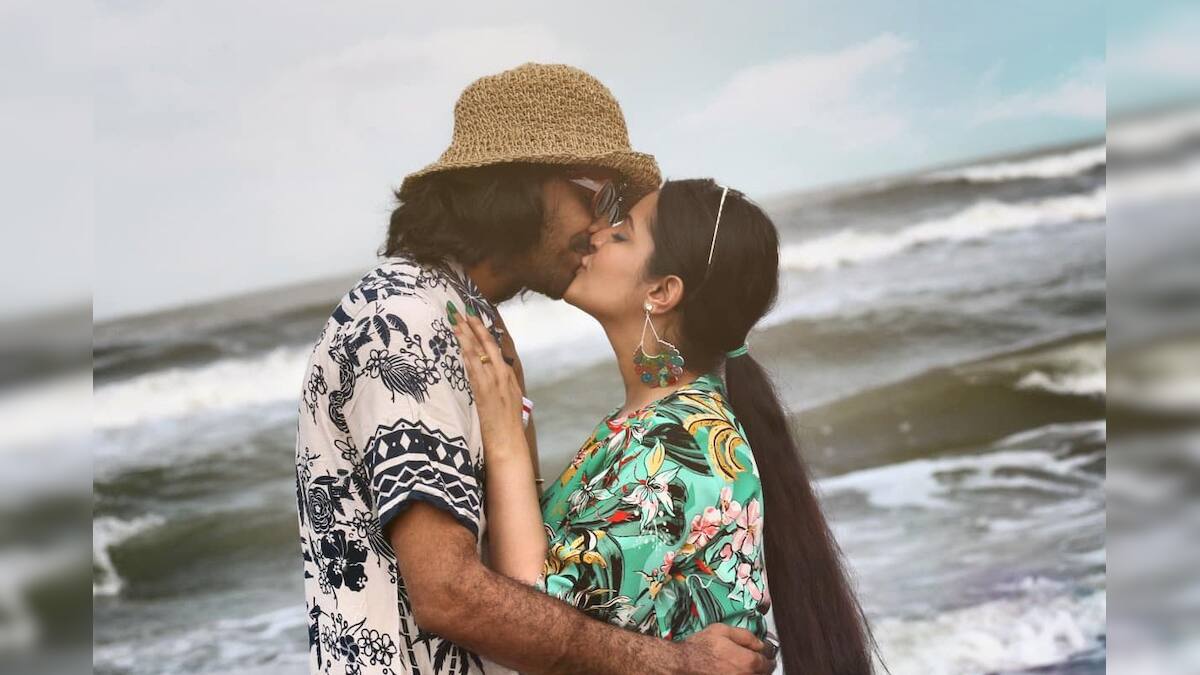 Pori Moni and Shariful Razz Anniversary: কবুল করিলাম! চিৎকার রাজের ...