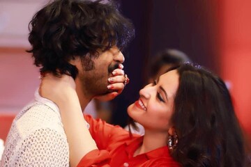 একাধিক নারীসঙ্গ ভুলে মিস করছেন স্ত্রী পরী-কে! তবে কি একা থাকতে পারছেন না রাজ?