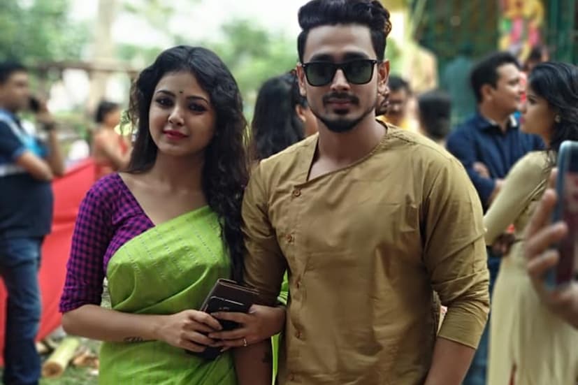 কিন্তু তাঁর বক্তব্য, ''আমি কেবল চাই, শার্লি ভাল থাকুক, আরও কাজ করুক। কোনও বাজে প্রভাব যেন ওকে ছুঁতে না পারে। শার্লি যেন আগের মতোই মিষ্টি মেয়েটা থাকে। কষ্ট তো হবেই ওকে ছেড়ে থাকতে, কিন্তু মানিয়ে নেব।''