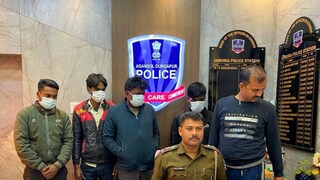 ধৃতদের মধ্যে তিনজন কুলটি থানার নিয়ামতপুরের বাসিন্দা ও একজন বার্নপুরের বাসিন্দা বলে জানায় পুলিশ