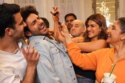 কার্তিককে কেক আদর কৃতী-মনীষার, কিন্তু উপলক্ষটা কী