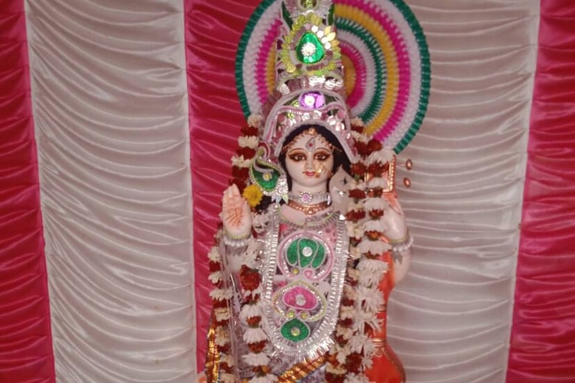 বেশ কয়েক বছর ধরে সরস্বতী পুজো বাঙালির ভ্যালেন্টাইন্স ডে৷