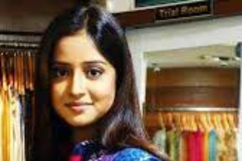বিয়ের পর রিসেপশন হবে আগামী ২২ জানুয়ারি৷ সেই অনুষ্ঠানে রুশার পছন্দ লেহঙ্গা সাজ৷ শোনা যাচ্ছে, মধুচন্দ্রিমার জন্য তাঁদের ইচ্ছে ইউরোপীয় কোনও দেশ৷