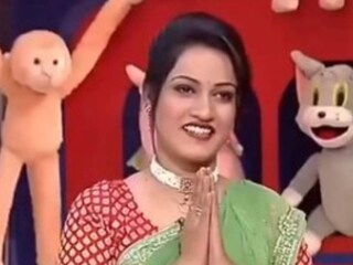 নন্দিনী জানান কীভাবে ফ্যাশন ডিজাইনিং পড়াশোনা করেও তিনি চলে এসেন পাইস হোটেলের ব্যবসায় ( ছবি সৌজন্য : জি বাংলার ভিডিও)