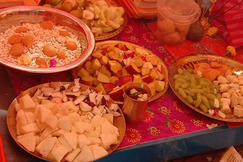 কারণ ২০২৪-এ সরস্বতী পুজো পড়েছে ১৪ ফেব্রুয়ারি, অর্থাৎ ভ্যালেন্টাইন্স ডে তে-ই৷