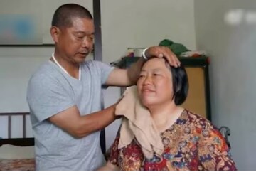 চিনের সামাজিক মাধ্যম ওয়েইবো-তে তাঁদের কাহিনি এখন ভাইরাল