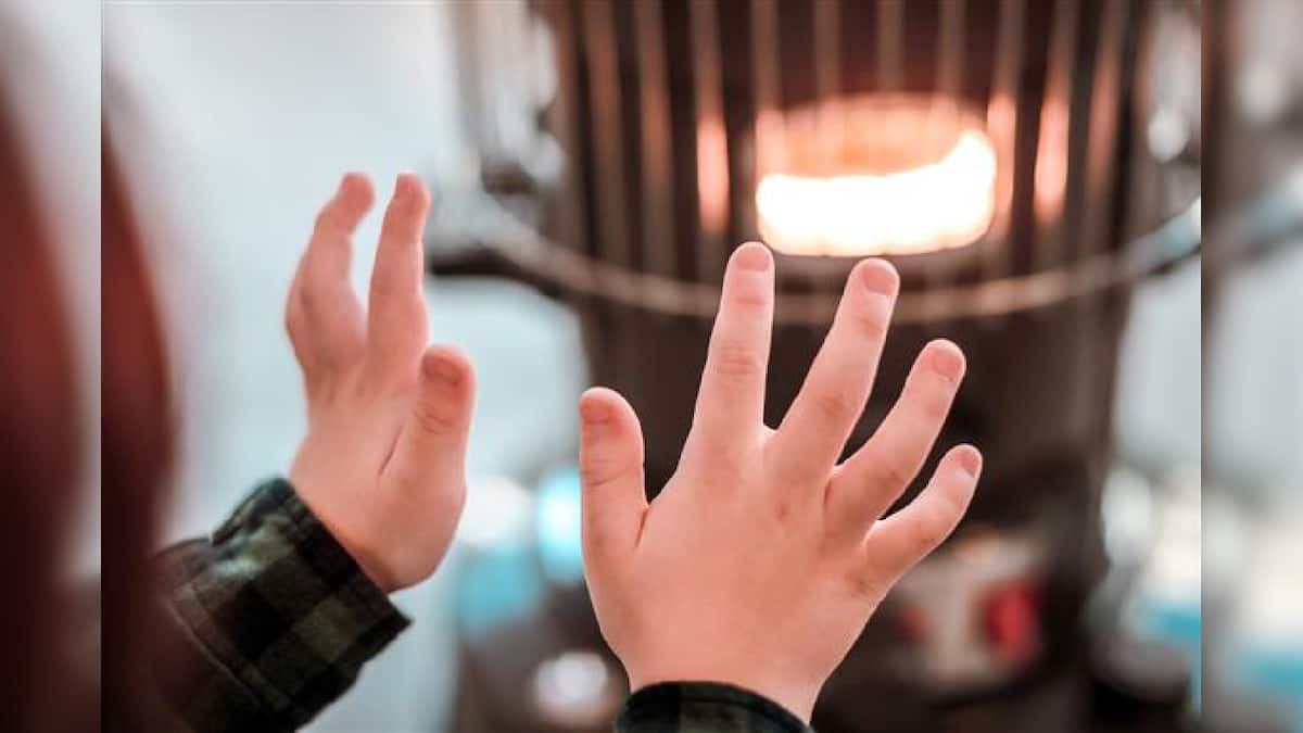 রাতে গ্যাস হিটার জ্বালিয়ে ঘুমিয়েছিল গোটা পরিবার, তারপর সকালে যা হল…