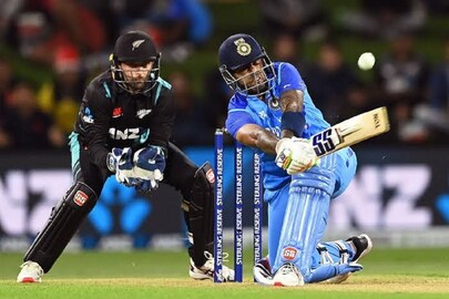 ভারতের হয়ে লড়াই করলেন সূর্য কুমার