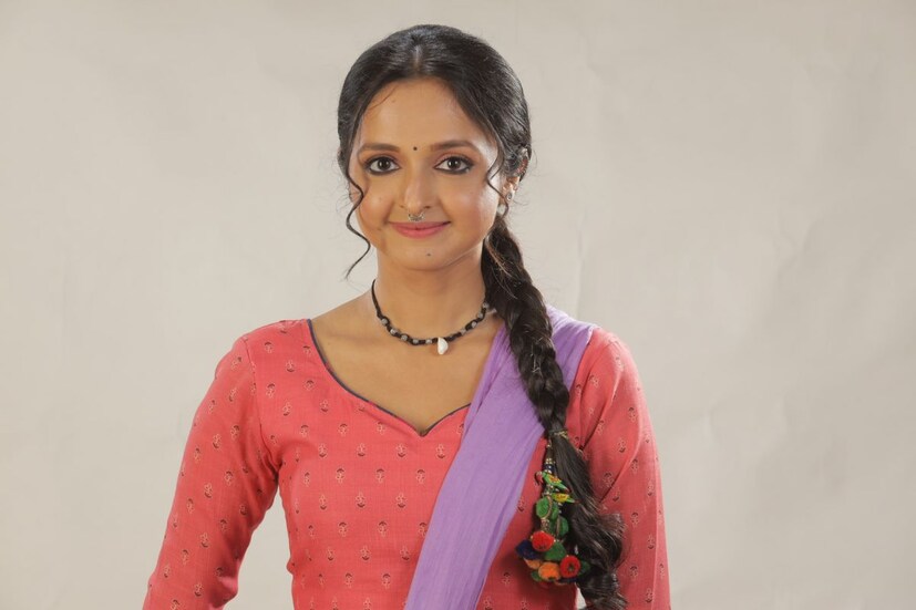 অভিনয়ে সিদ্ধার্থ সেন, অ্যানমেরি টম, তুলিকা বসু, কাঞ্চনা মৈত্র, কৌশিক বন্দ্যোপাধ্যায়, চান্দ্রেয়ী ঘোষ, সাগ্নিক চট্টোপাধ্যায়, পিয়ালি বসু প্রমুখ।