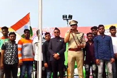 এই নয়জনের হাতে তুলে দেওয়া হয়েছে পুরস্কার