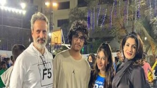 ‘খুব তাড়াতাড়িই বড় হয়ে যায় ছেলেমেয়েগুলো; আবেগতাড়িত হয়ে পোস্ট করলেন রবিনা ‘খুব তাড়াতাড়িই বড় হয়ে যায় ছেলেমেয়েগুলো; আবেগতাড়িত হয়ে পোস্ট করলেন রবিনা