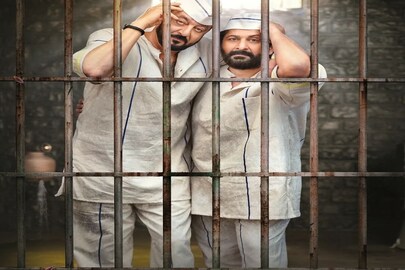 বড় পর্দায় ফিরছে মুন্নাভাই, সার্কিট! খুশির খবর নিজেই শেয়ার করলেন সঞ্জয় দত্ত