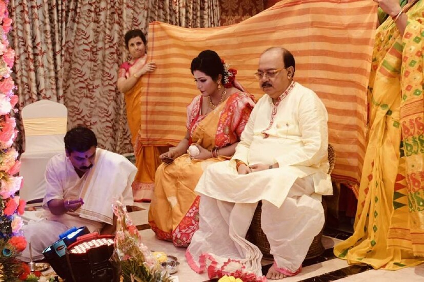 *সরস্বতী পুজো আর প্রেম একে অপরের পরিপূরক। তাই এমন প্রেমের দিনে তাঁরা কী করলেন, কীভাবে মেয়ে মহুলকে নিয়ে সময় কাটালেন, বাড়ির পুজো কেমন কাটল সেই সবকিছুর ঝলক সোশ্যাল মিডিয়ায় শেয়ার করে নিয়েছেন বৈশাখী বন্দ্যোপাধ্যায় নিজেই। ছবিঃ ফেসবুক।