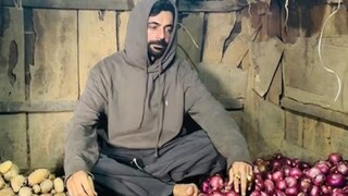 আলু-পেঁয়াজ বিক্রি করছেন জনপ্রিয় অভিনেতা! কপিল শর্মার শো ছেড়ে বেরোনোর পরেই কি এই পরিণতি? Photo-Instagram@whosunilgrover