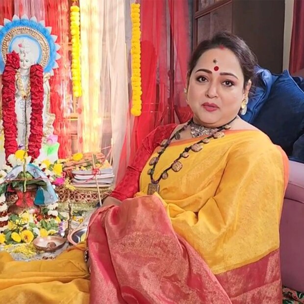 লাল হলুদ শাড়িতে কেটেছে ভালই অপরাজিত আঢ্যর সরস্বতী পুজো ৷ ছবি সৌজন্যে ইনস্টাগ্রাম ৷ 